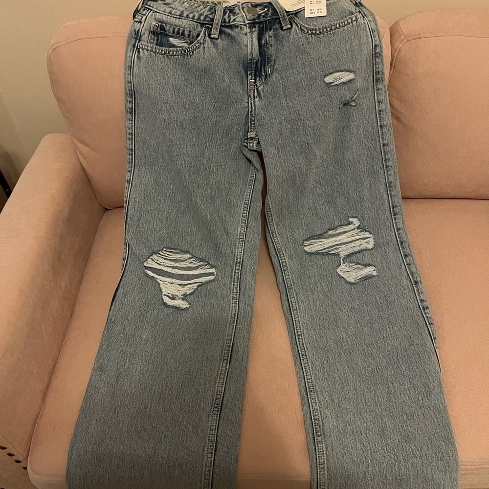 Hollister Distressed Light Blue Women's Jeans. Low rise baggy.